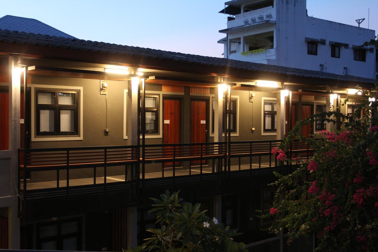 Chiangmai Moli Inn (Adults Only) 치앙마이 외부 사진