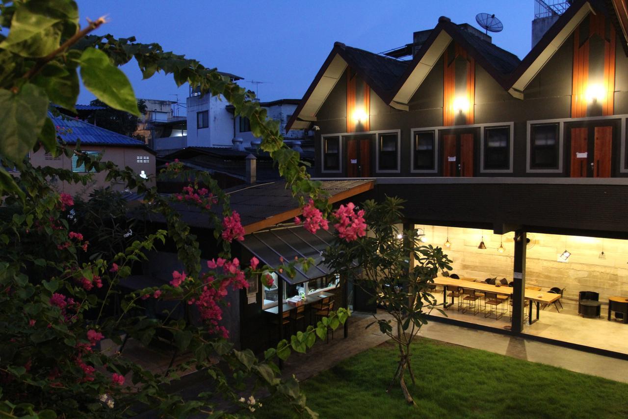 Chiangmai Moli Inn (Adults Only) 치앙마이 외부 사진
