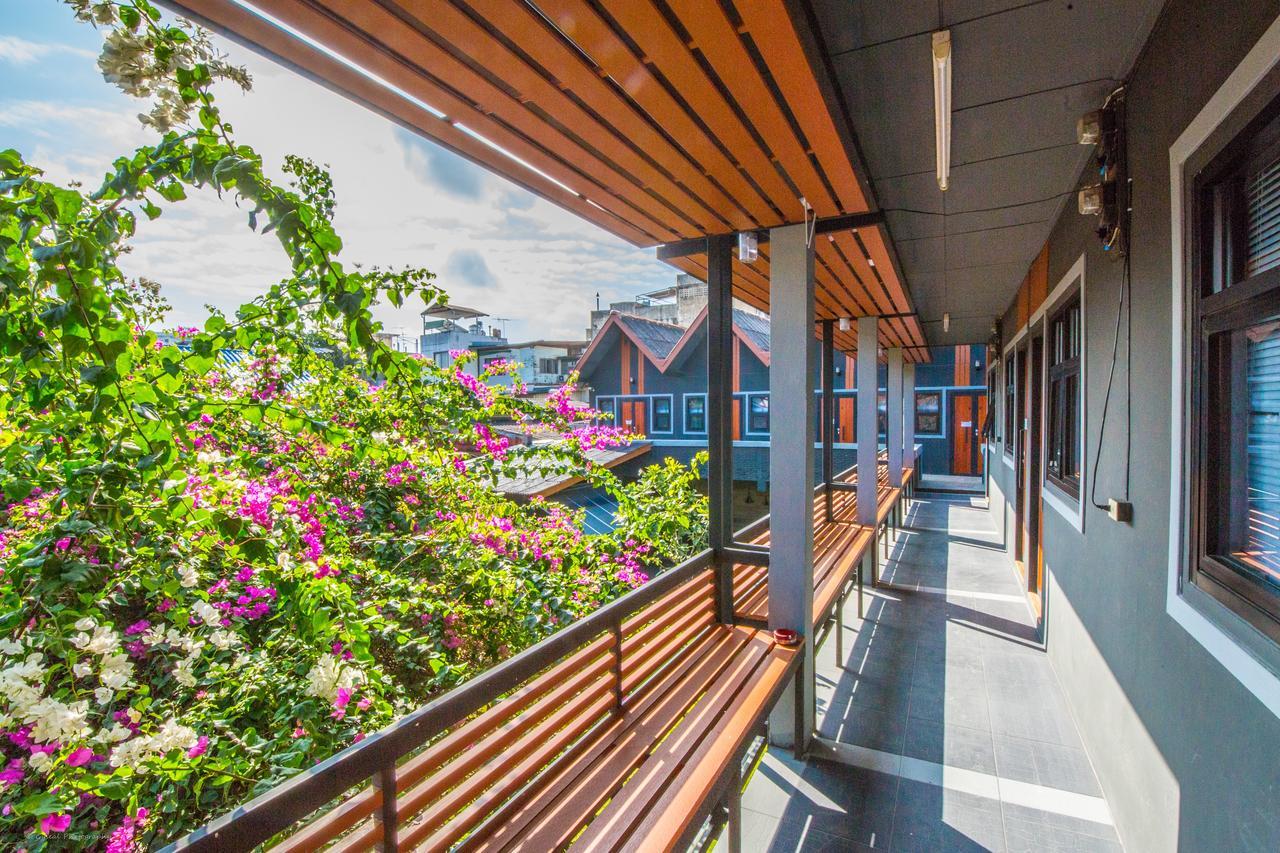Chiangmai Moli Inn (Adults Only) 치앙마이 외부 사진