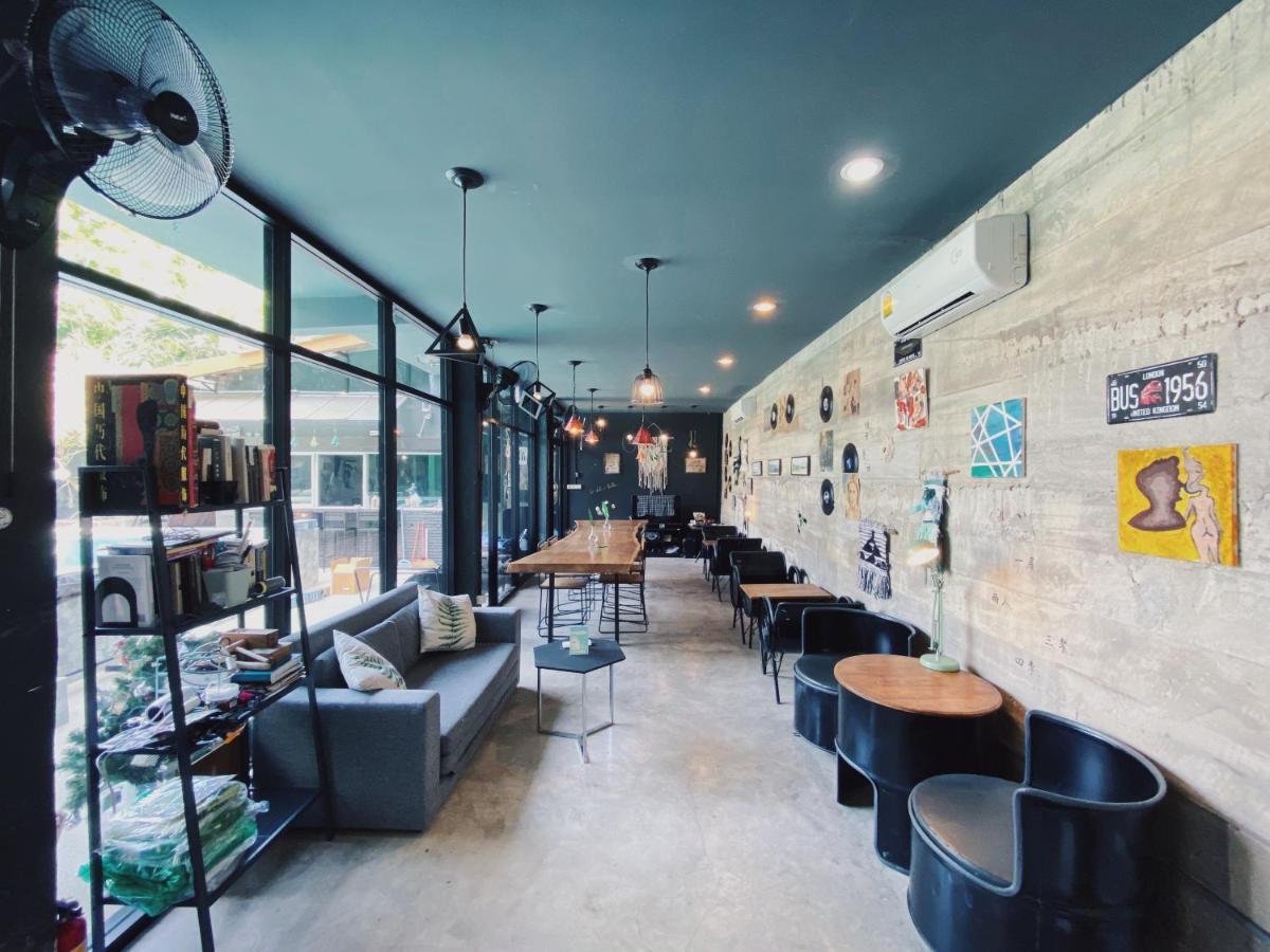Chiangmai Moli Inn (Adults Only) 치앙마이 외부 사진